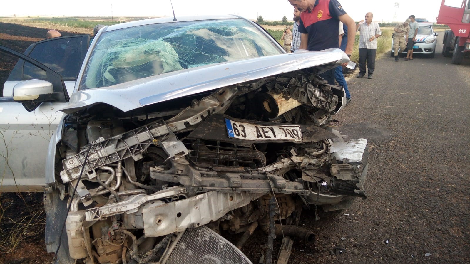 Şanlıurfa'da otomobiller kafa kafaya çarpıştı: 5 yaralı