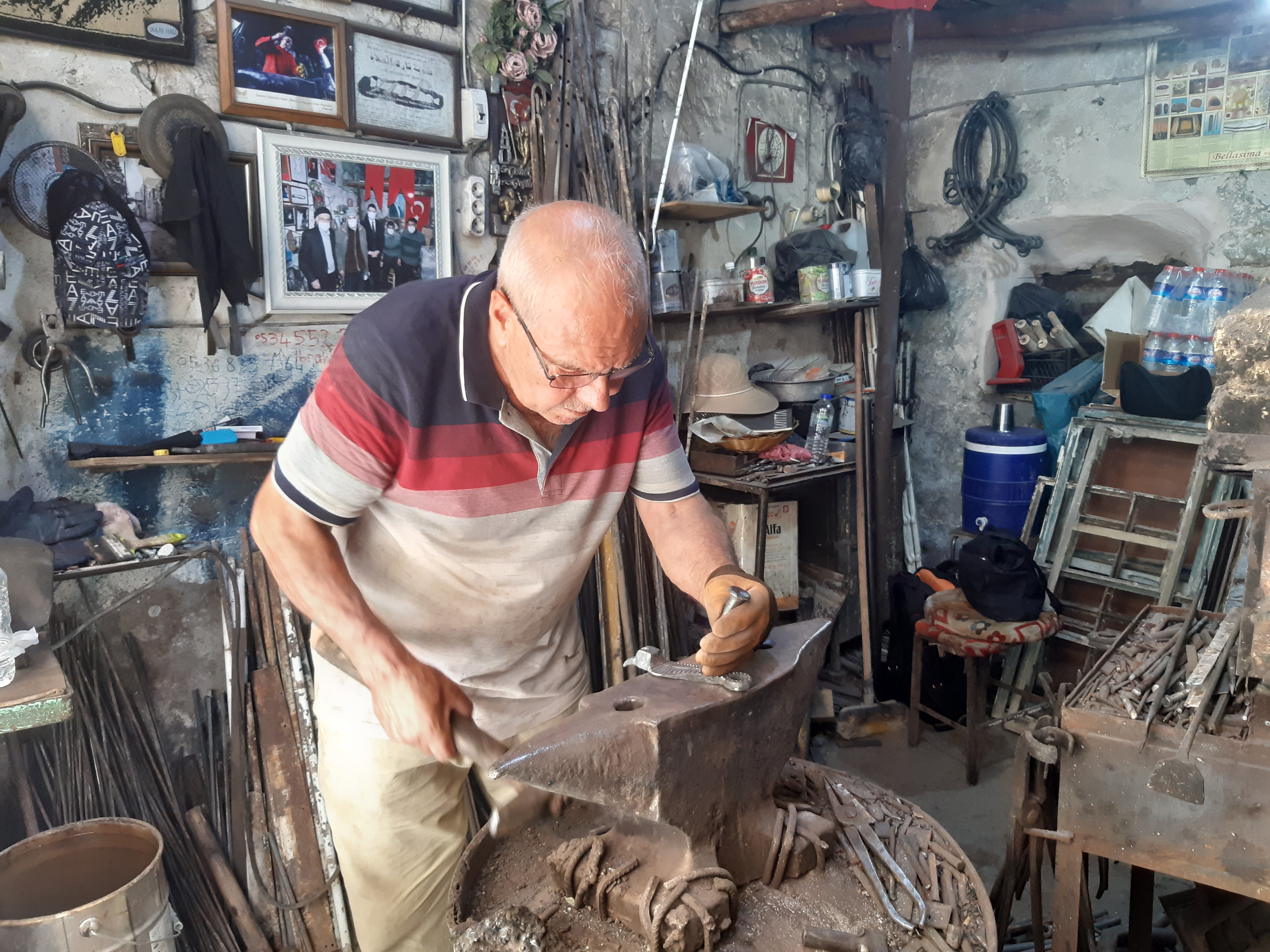 Kapı sesleri 58 yıldır onun yaptığı tokmaklardan çıkıyor