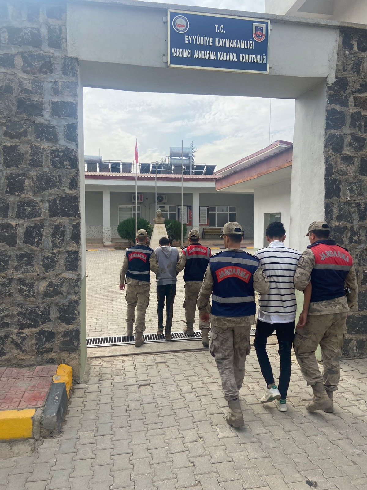 Urfa'da hırsızlar suçüstü yakalandı! 2 tutuklama
