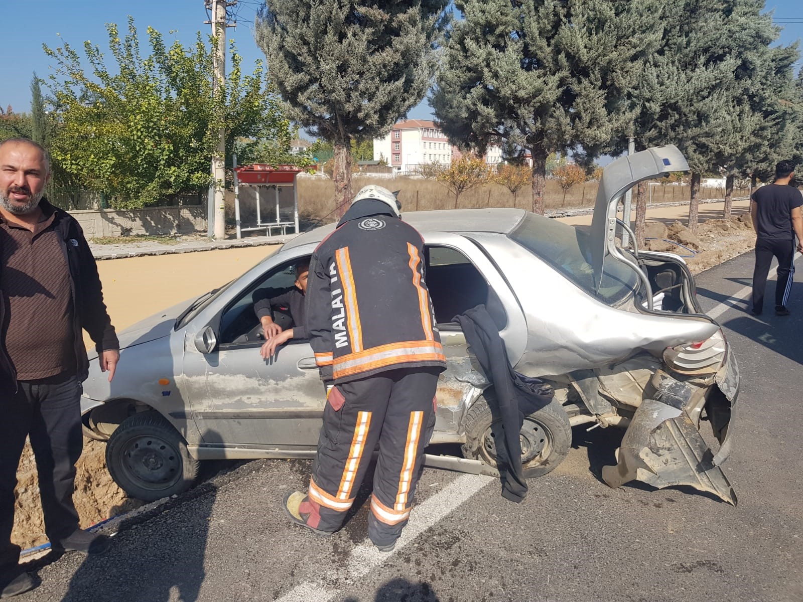 İki aracın karıştığı kazada: 2 kişi yaralandı