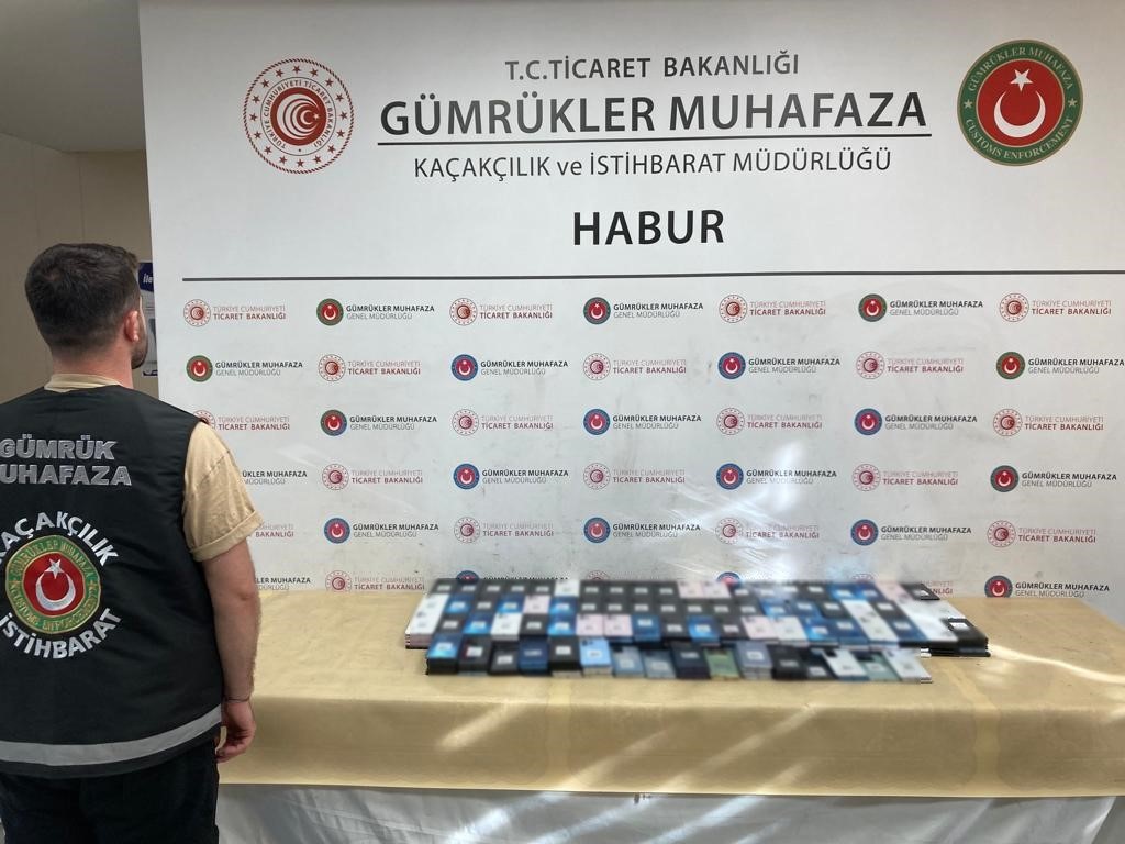Gümrük Muhafaza ekiplerinin operasyonlarında yaklaşık 15 milyon liralık kaçak eşya ele geçirildi