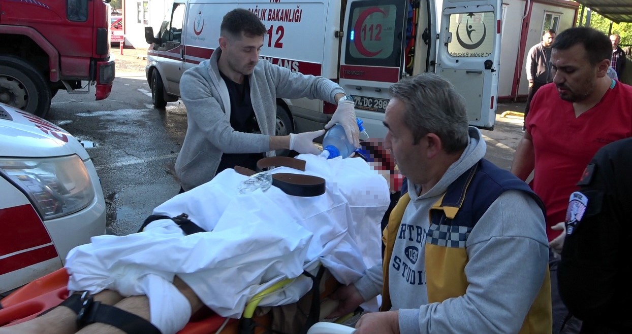 Yolcu minibüsü yoldan çıktı: 1 ölü, 11 yaralı