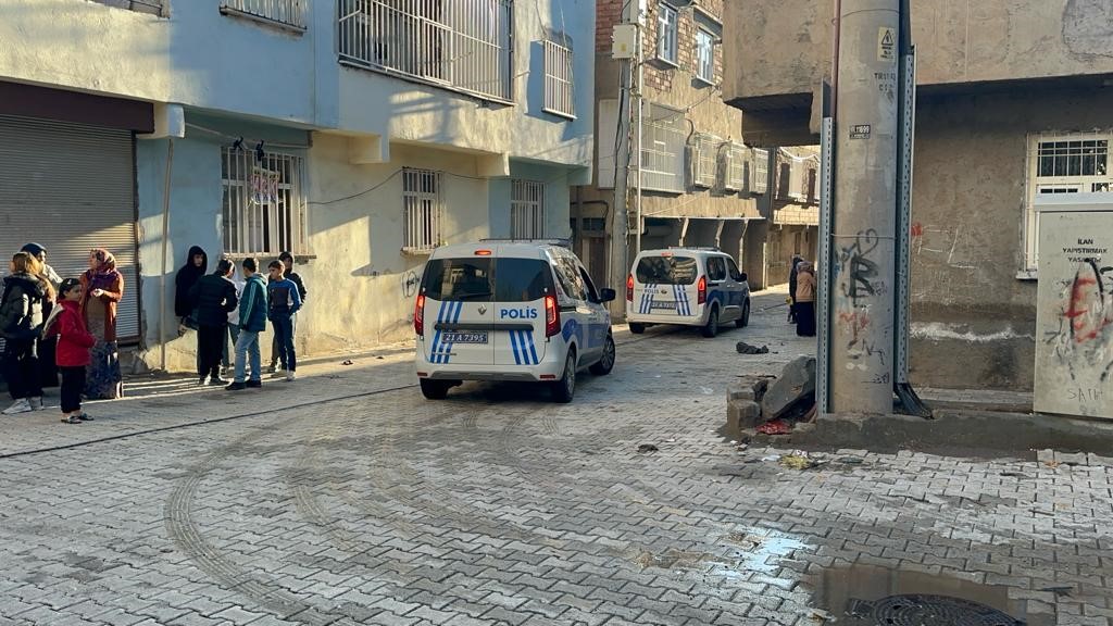 Silahla vurulan kız çocuğu ağır yaralandı