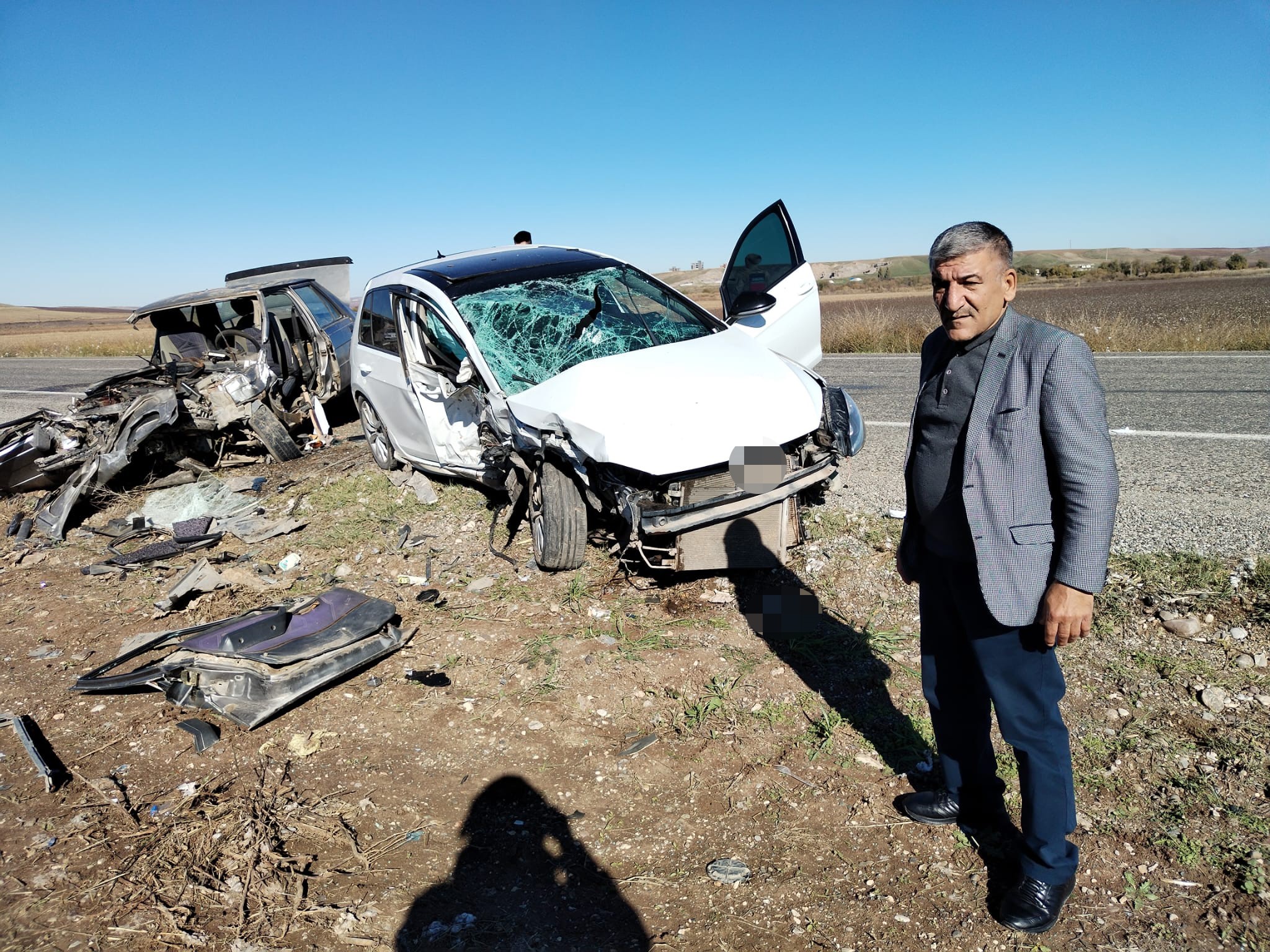 İki otomobil kafa kafaya çarpıştı: 2 ölü, 1 yaralı
