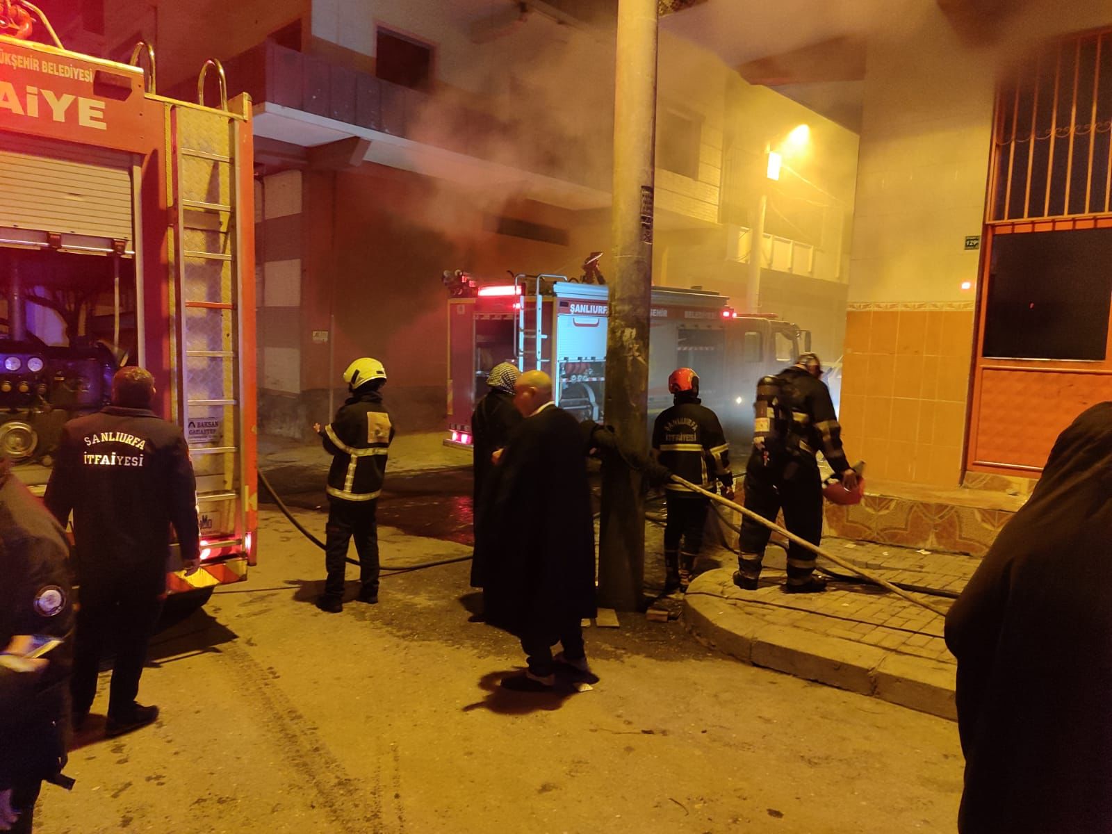Şanlıurfa'da fırıncı dükkanında yangın!