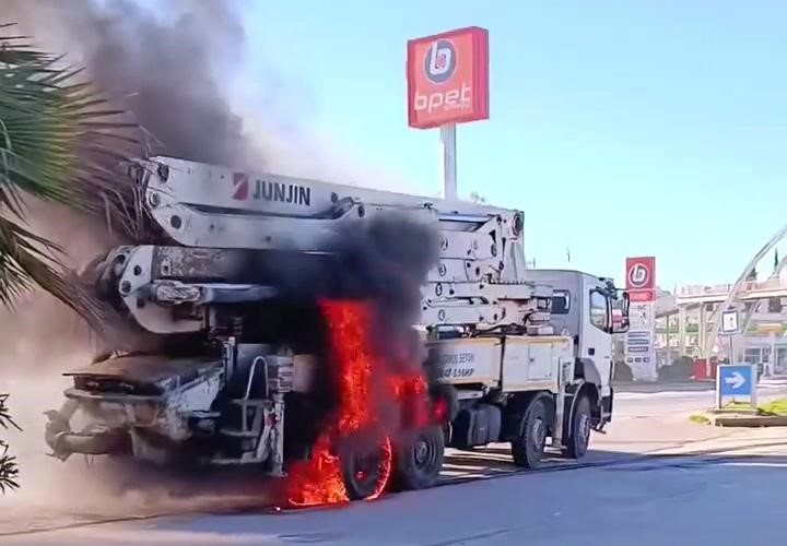 Şanlıurfa'da hayatını tehlikeye atan sürücü facia yaşanmasını engelledi