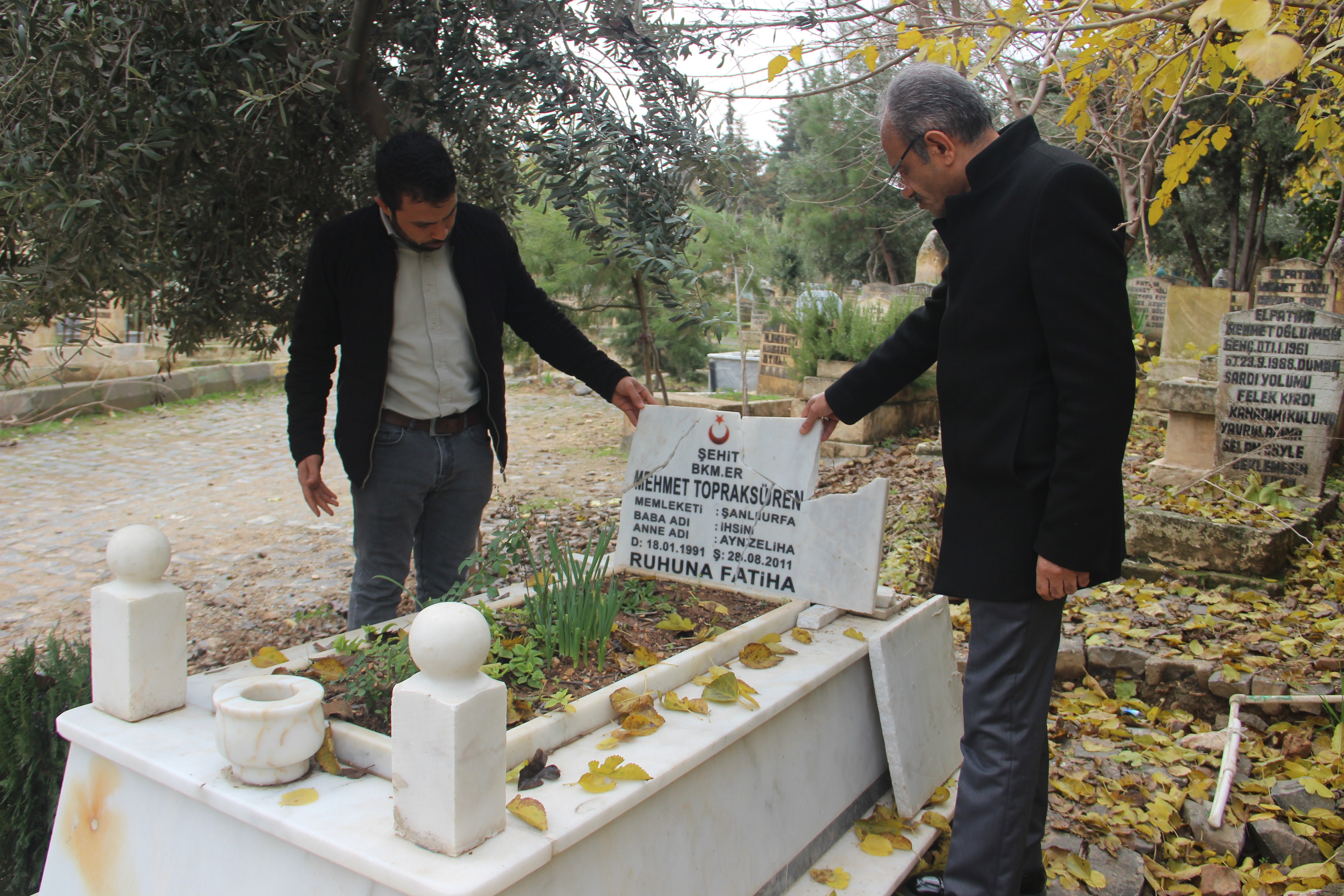 Şanlıurfa'da şehit mezarına büyük saygısızlık