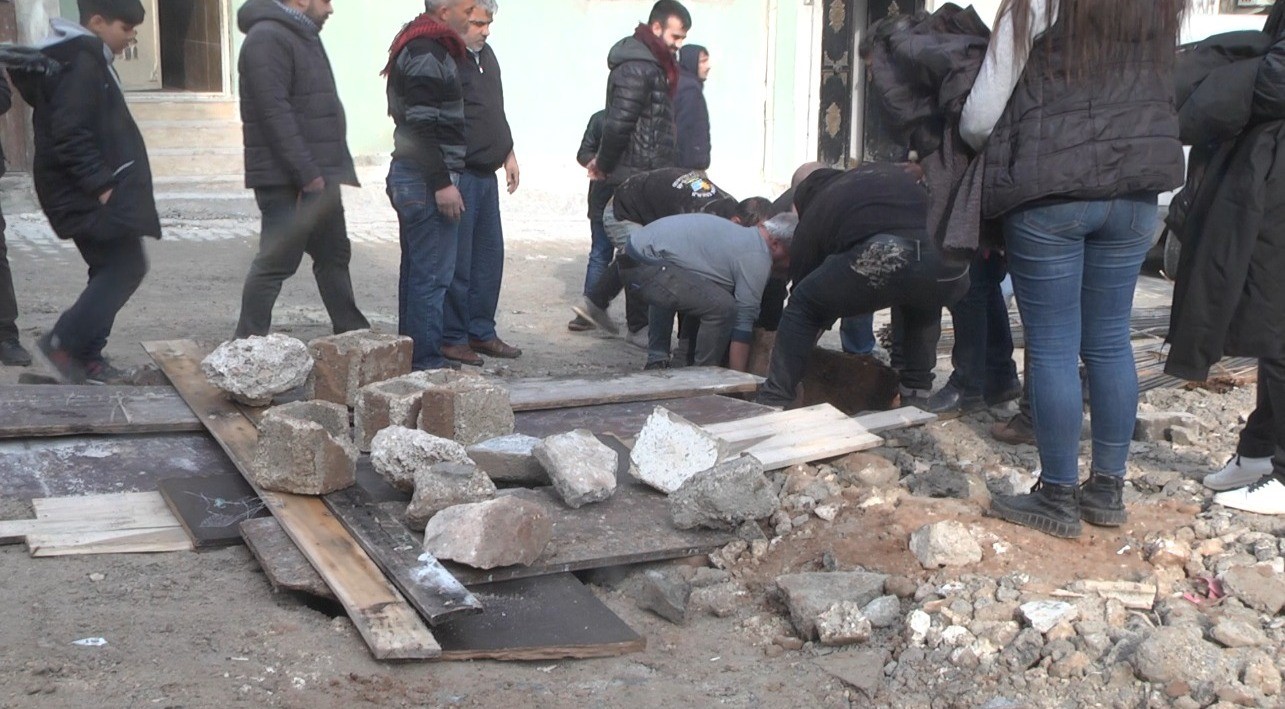 Şanlıurfa'da Roma dönemine ait mozaikli kaya mezar odası bulundu
