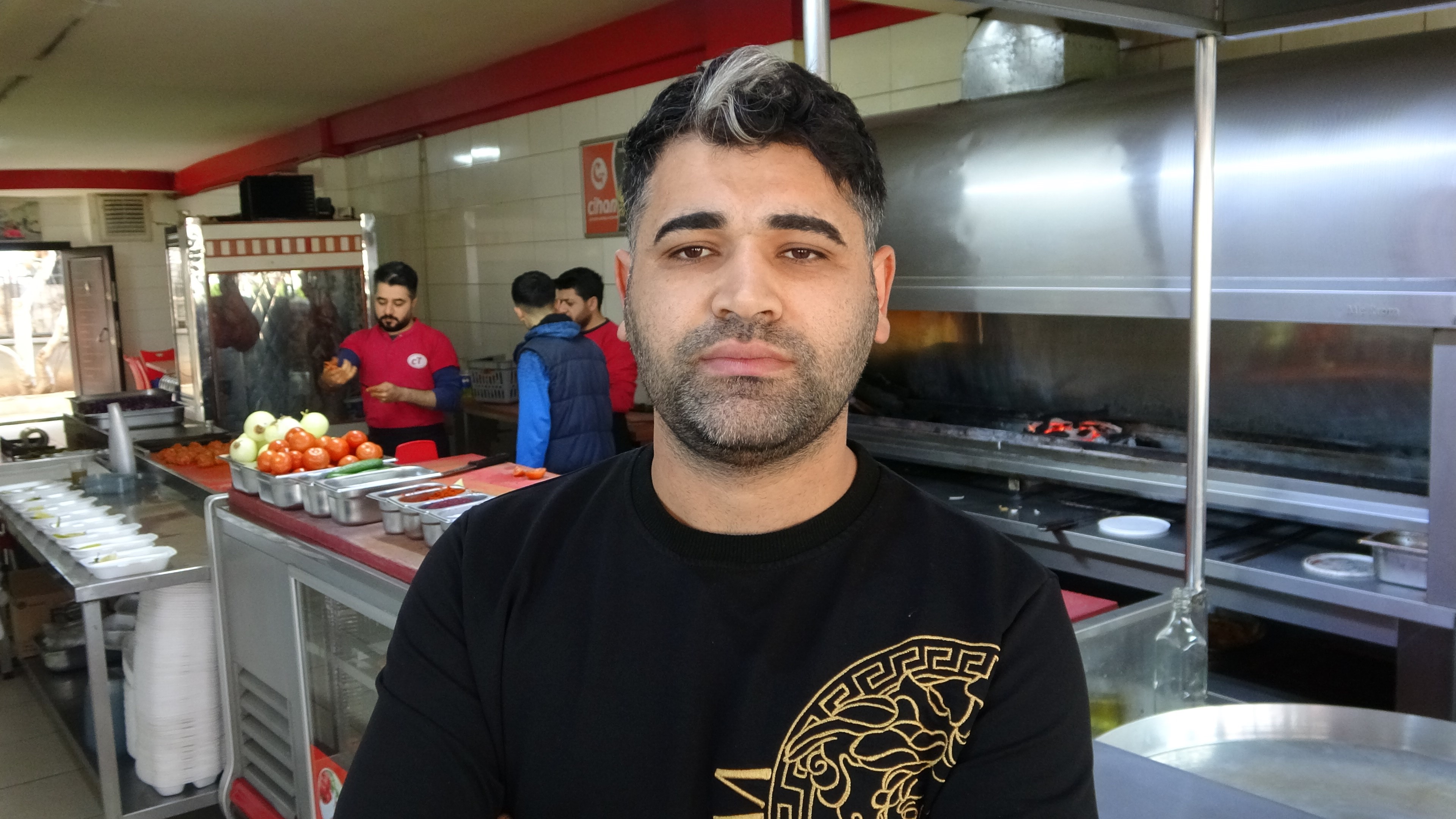 Garson, Heimlich manevrasıyla yaşlı adamın hayatını kurtardı