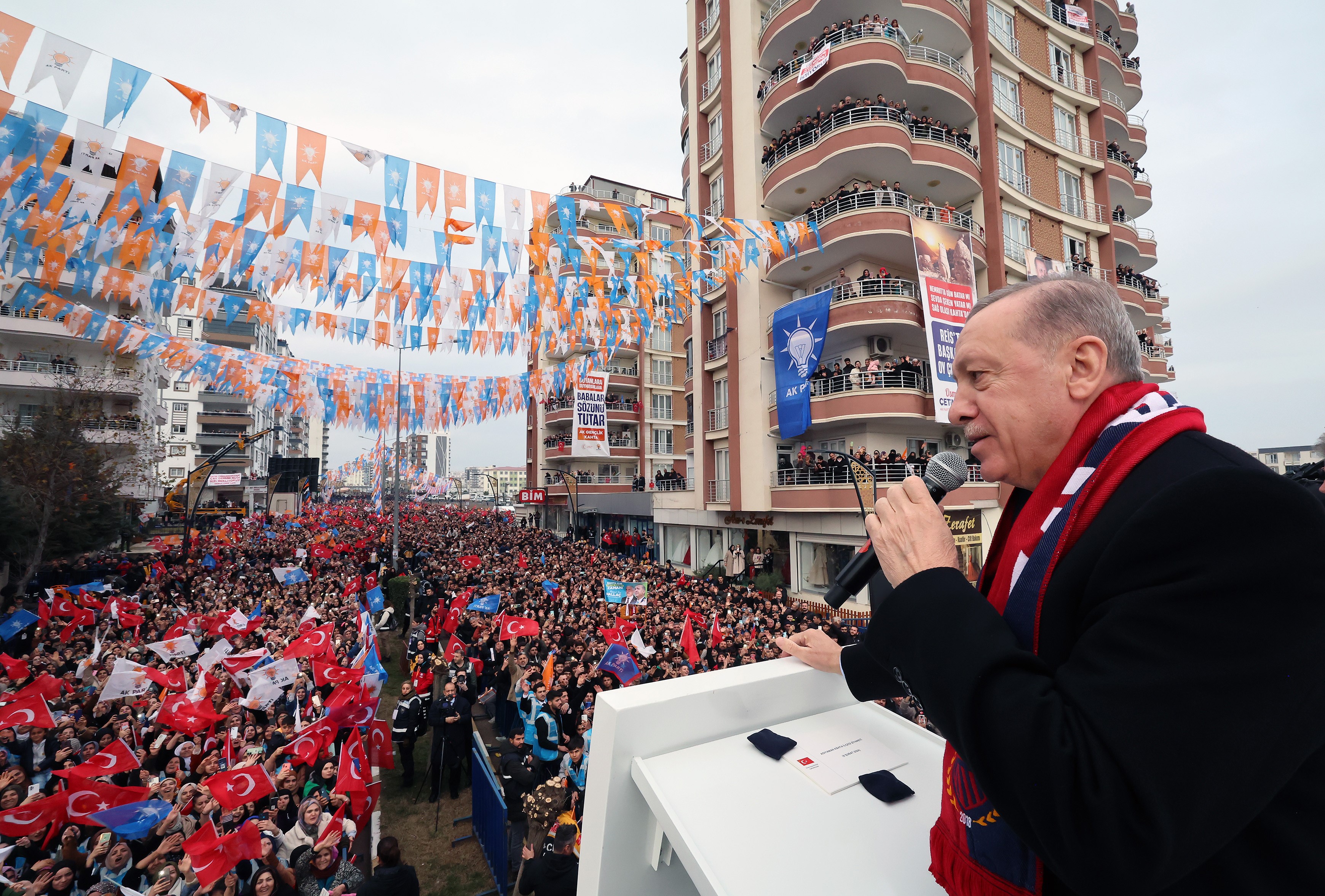 Cumhurbaşkanı Erdoğan: “31 Mart seçimini de başarıyla tamamladıktan sonra 4 sene icraat dönemi olacak”