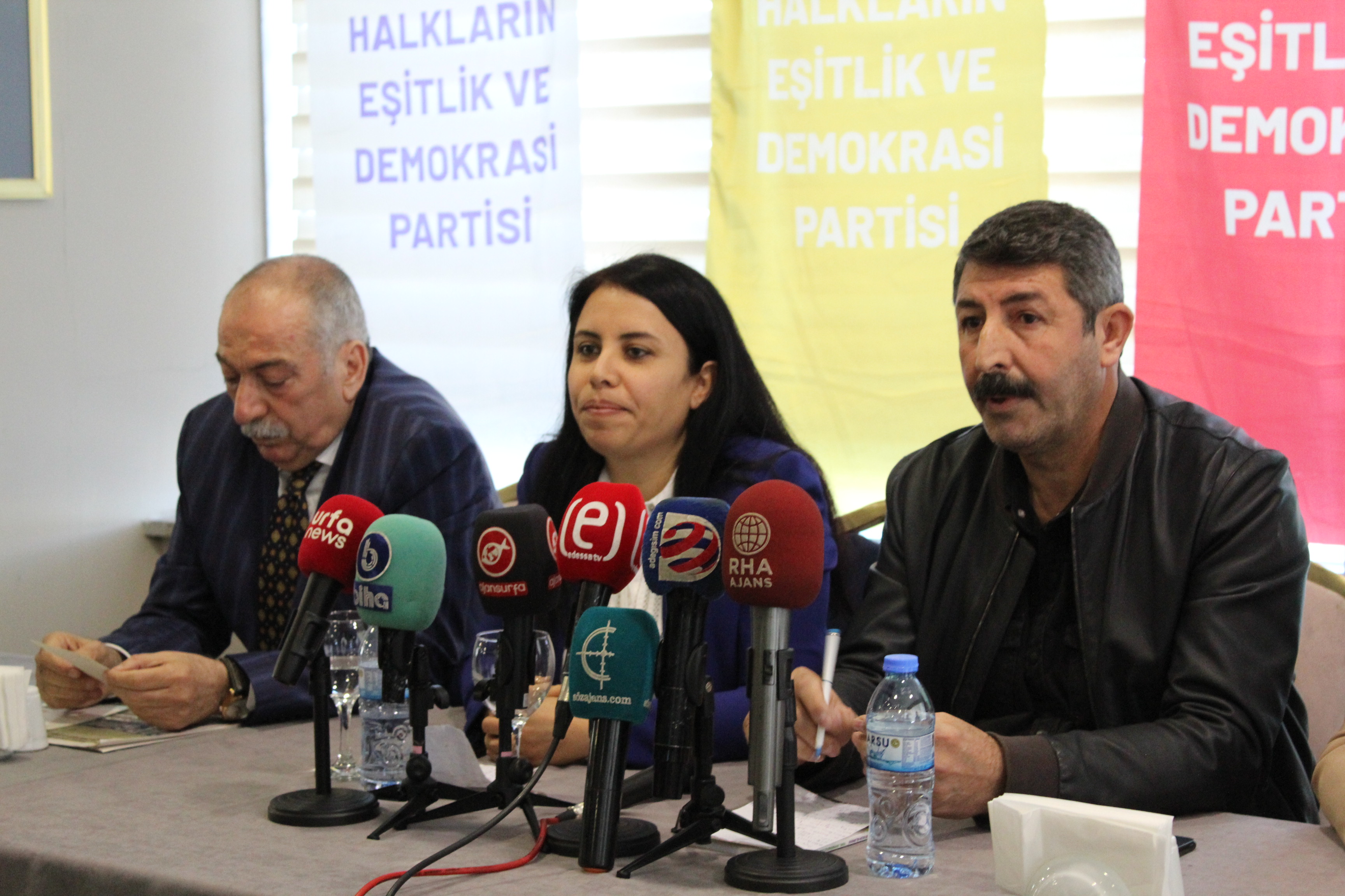 DEM Parti büyükşehir ve ilçe eş başkan adaylarını tanıttı