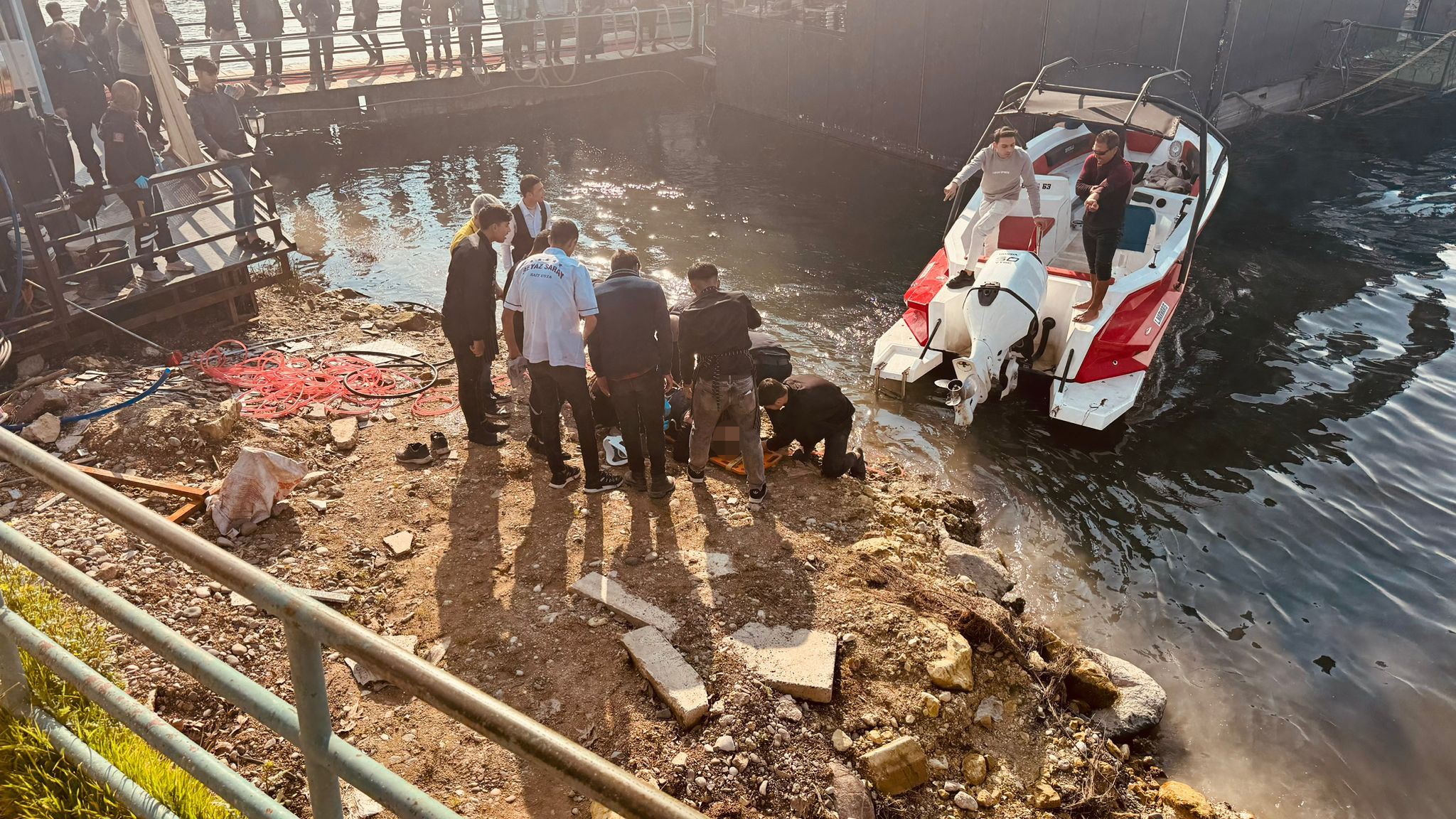 Birecik'te 55 yaşındaki kadın Fırat Nehri'ne atladı!