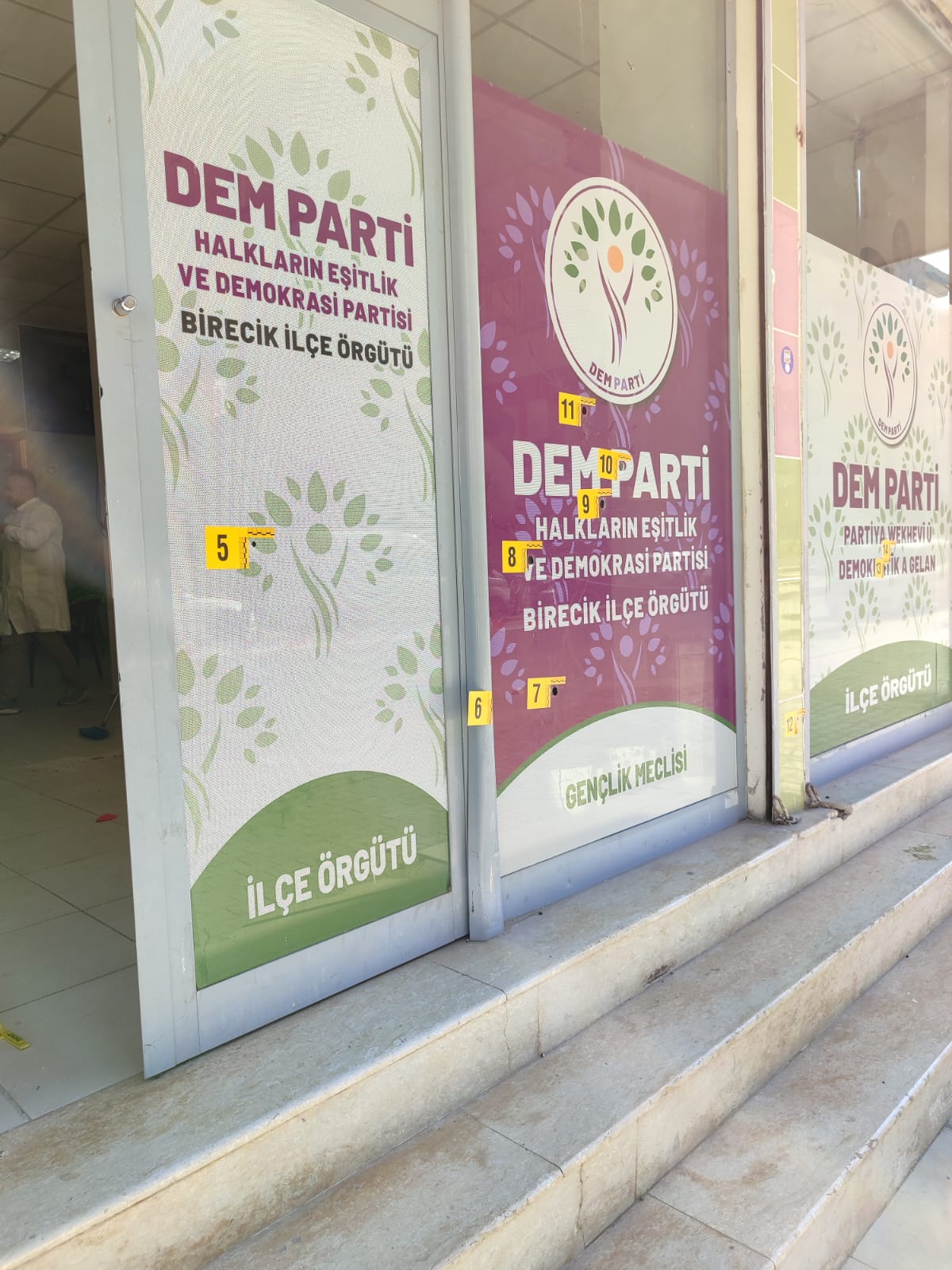 Şanlıurfa'da DEM Parti ilçe örgütüne silahlı saldırı!