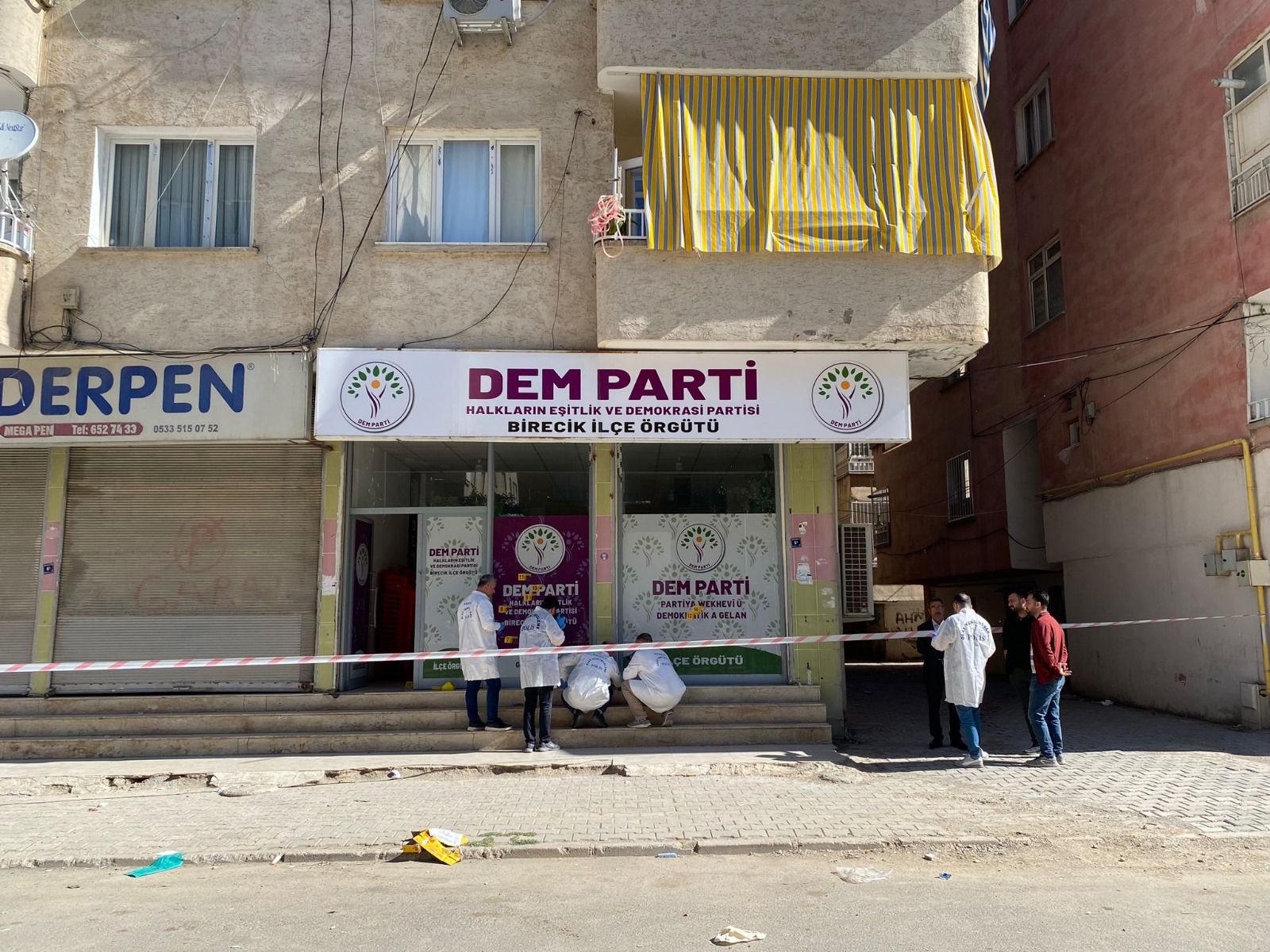 Şanlıurfa'da DEM Parti ilçe örgütüne silahlı saldırı!