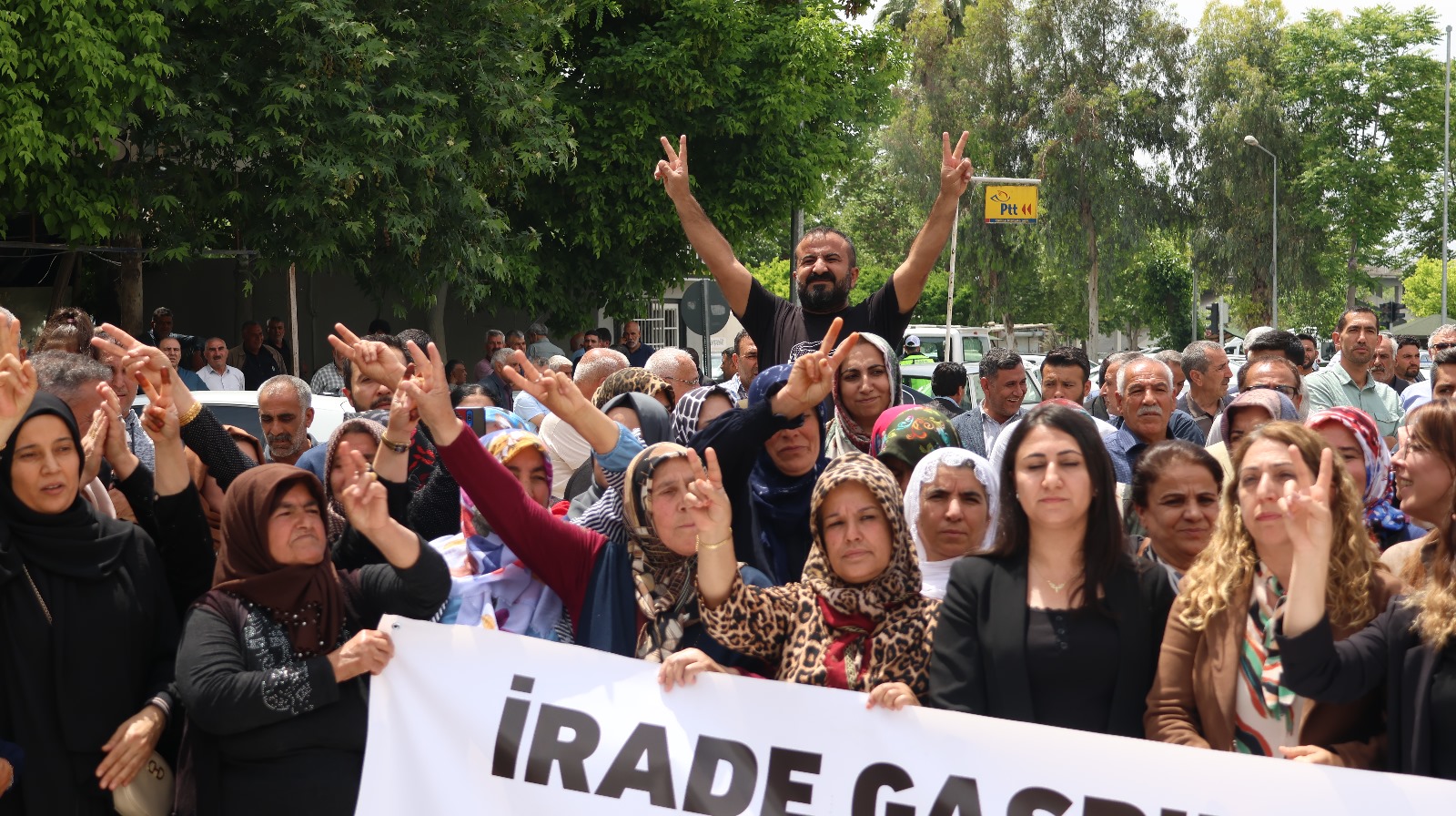 DEM Parti'den Begit ve iki saldırıya tepki: "Halk hakkı olanı almaya geldi"