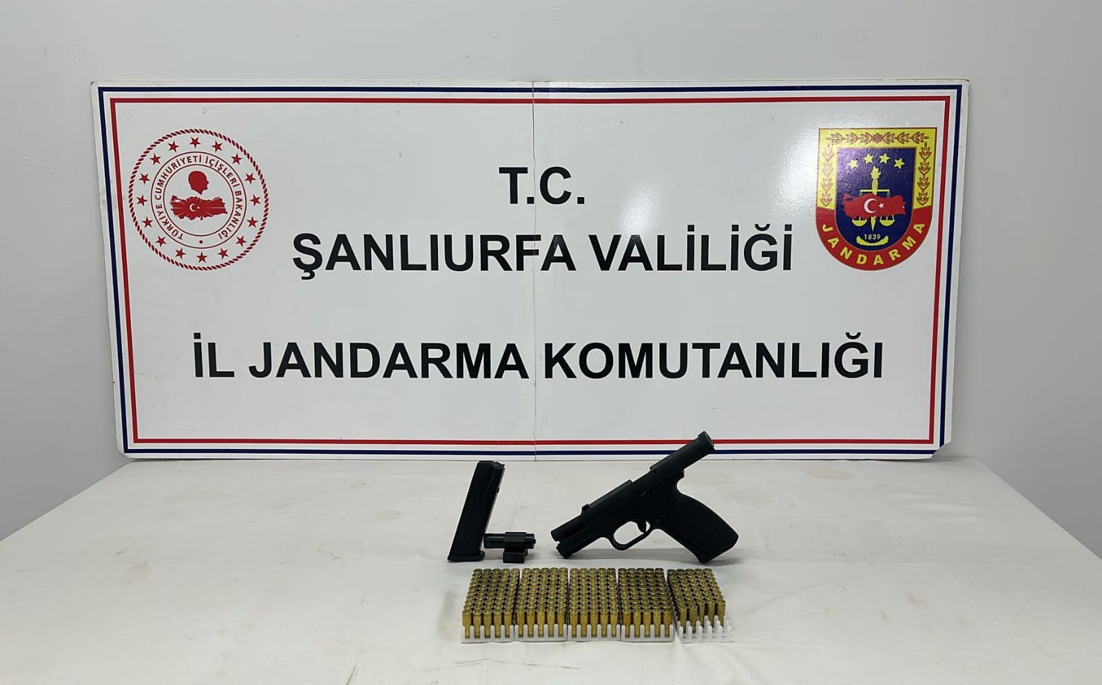Jandarmadan Şanlıurfa'nın 4 ilçesine operasyon!
