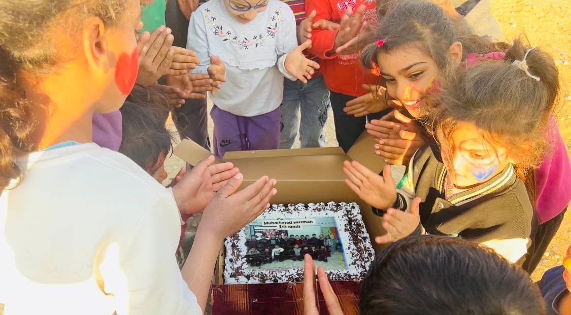 Şanlıurfa'da kuş uçmaz, kervan geçmez denilen bölgedeki öğrencilere öğretmenler ulaştı