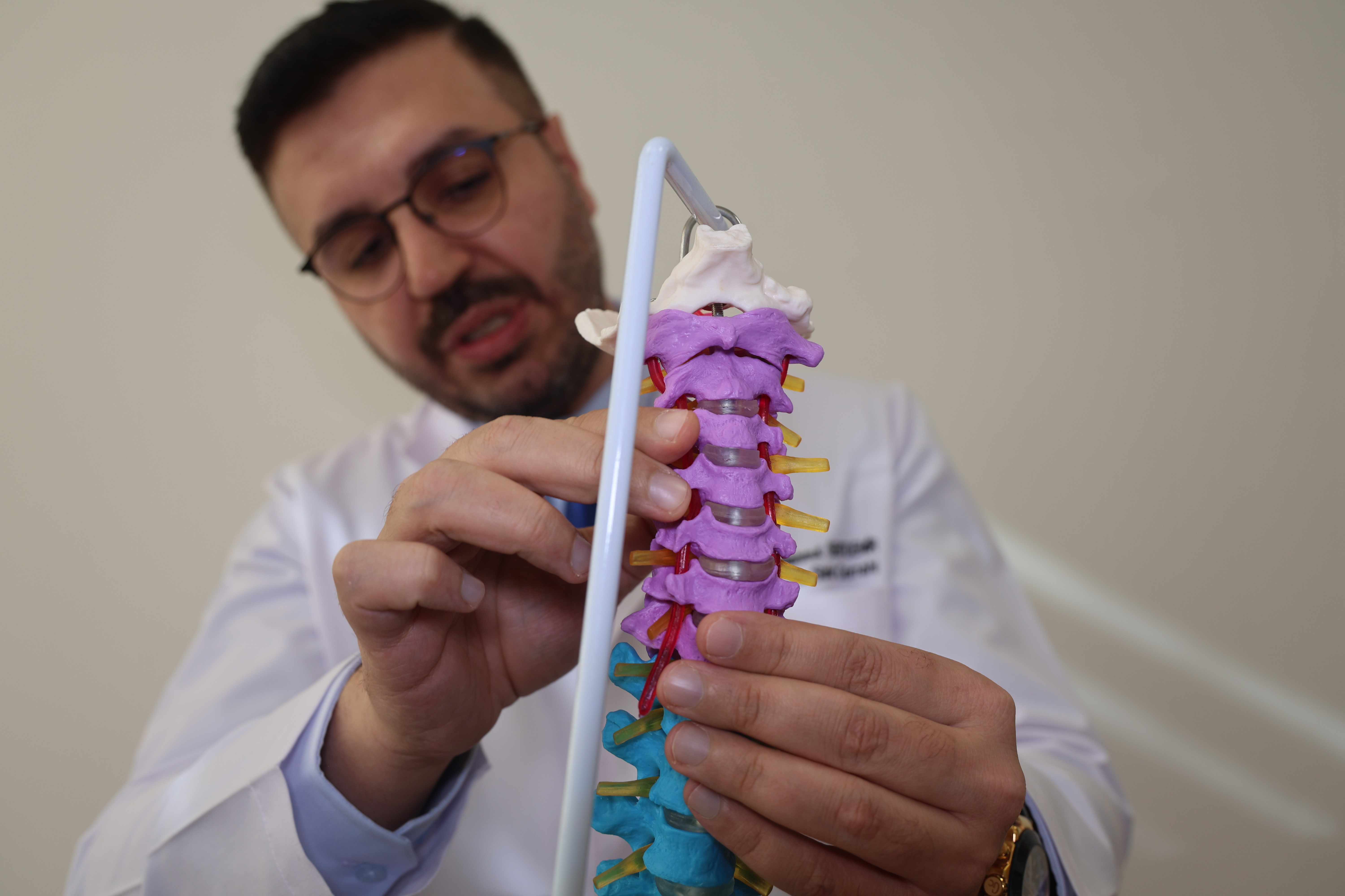 Bilinçsizce yapılan boyun kütletmeye dikkat! Uzmanı uyardı