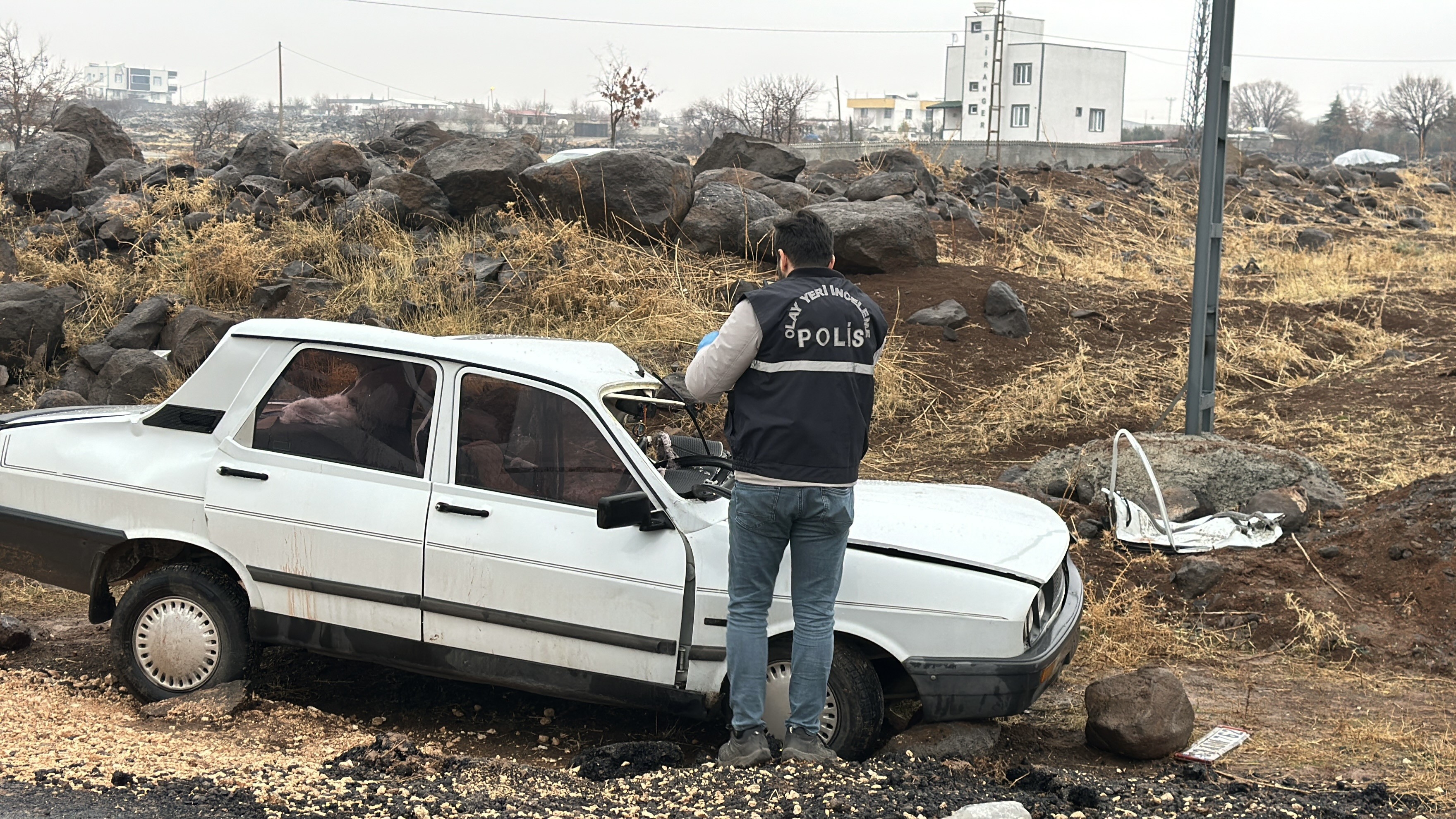 Siverek'te hafriyat kamyonu ile otomobil çarpıştı: Ölü ve yaralılar var