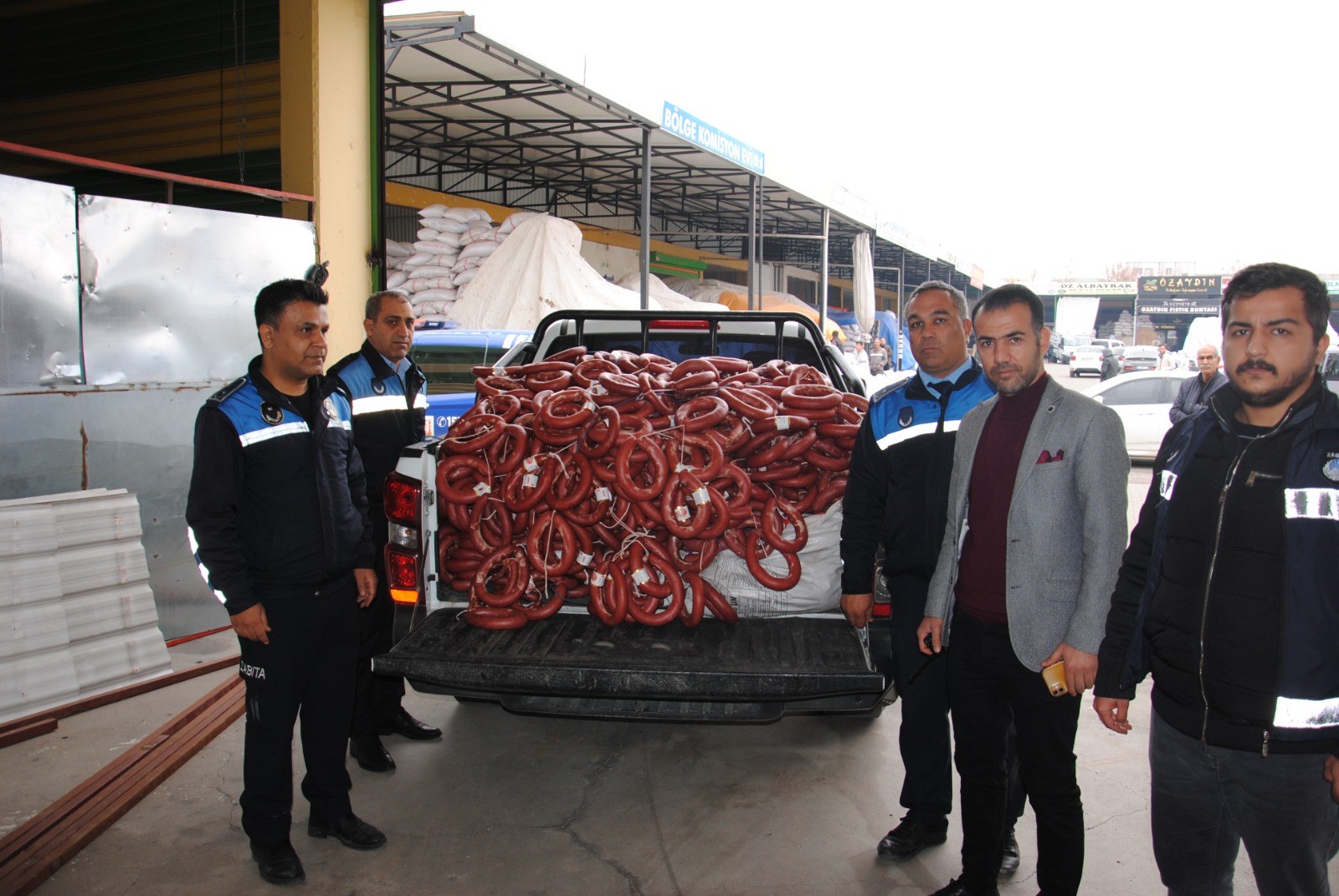 Şanlıurfa’da  kermeste 1 ton sahte sucuk ele geçirildi