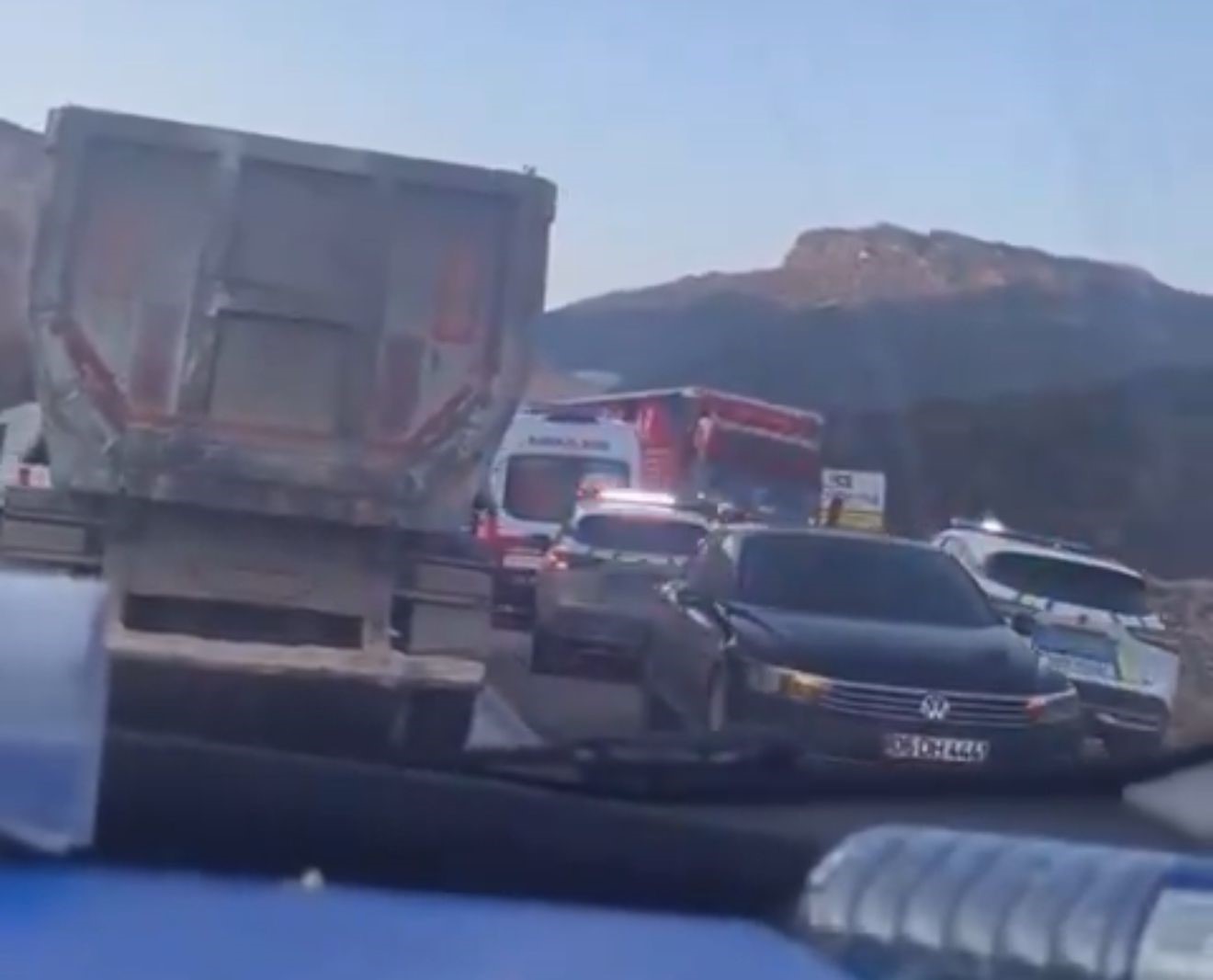 Gaziantep'te işçi servisi ile tır çarpıştı: Ölü ve yaralılar var