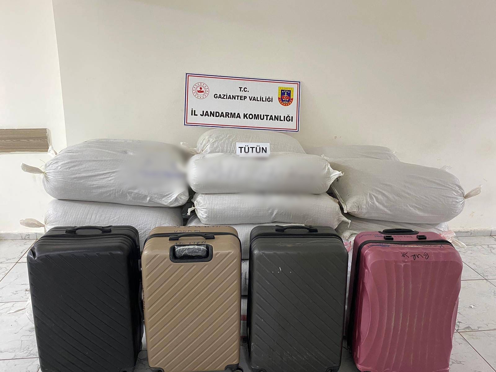 Gaziantep’te yaklaşık iki ton kaçak tütün ele geçirildi