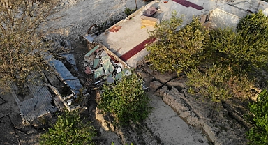 Fay hattında toprak 3 metre çöktü 7 metre kaydı