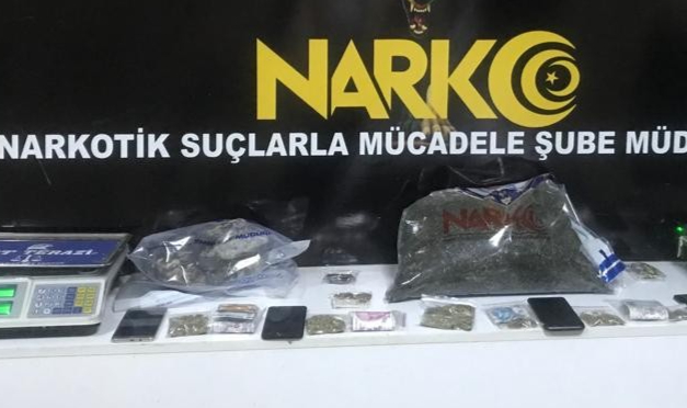 5 kilo 700 gram esrar ele geçirildi