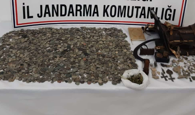 Sikke ve tarihi obje ele geçirildi