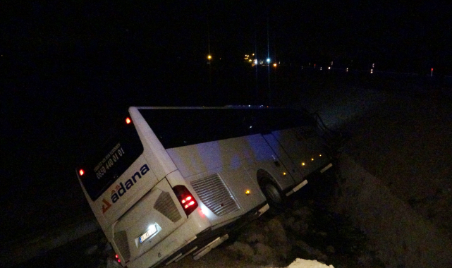 Yolcu otobüsü devrildi: 4’ü ağır 23 yaralı