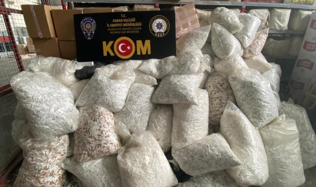 Gümrük kaçağı makaron ele geçirildi!