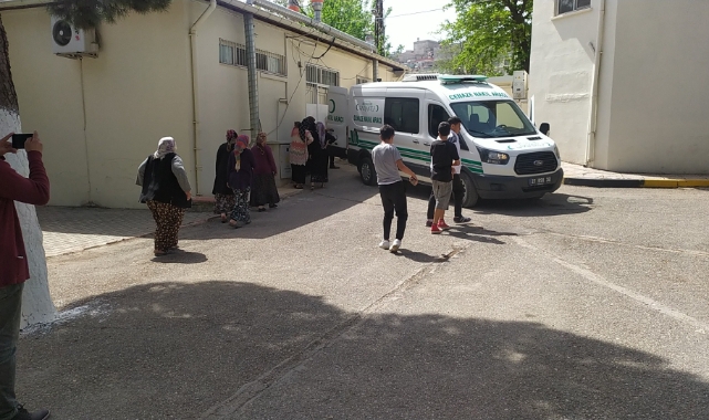 Devrilen traktörün sürücüsü hayatını kaybetti