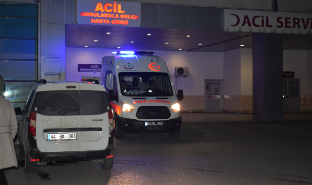 İki araç çarpıştı: 4 yaralı