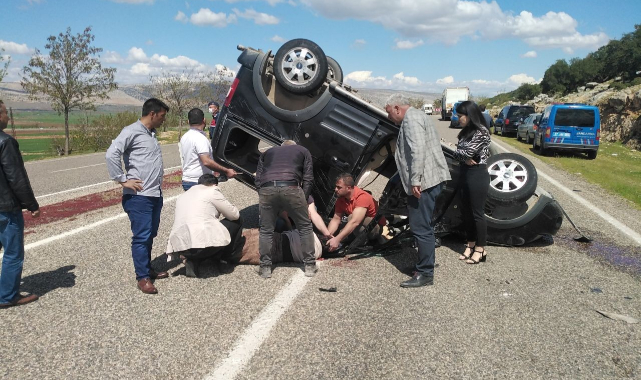 İki aracın çarpıştığı kazada can pazarı: 4 yaralı