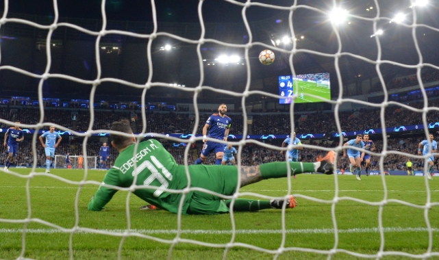 Manchester City, gol düellosunda avantajı kaptı