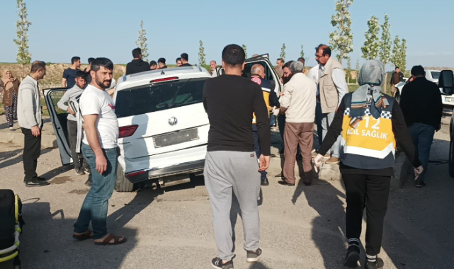 Otomobiller kavşakta çarpıştı: 5 yaralı