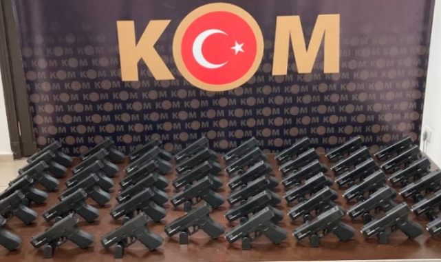 Silah tacirlerine operasyon: 8 gözaltı