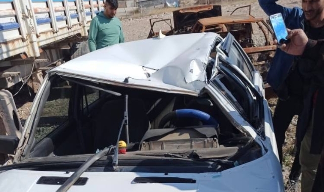 Urfa&#039;da çaldıkları otomobille kaza yapıp kaçtılar