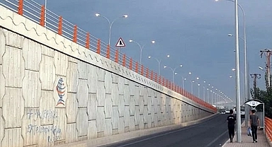 Sokak lambaları neden yanıyor?