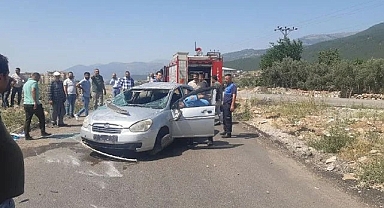 Takla atan otomobilden yara almadan kurtuldular!