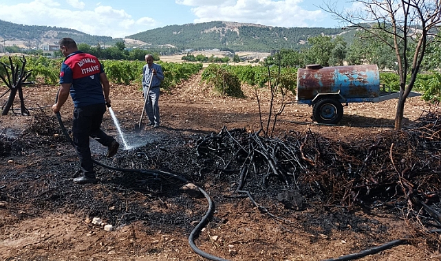 15 Ton Saman Kül Oldu