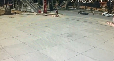 18 yaşındaki kızın öldüğü kaza kamerada