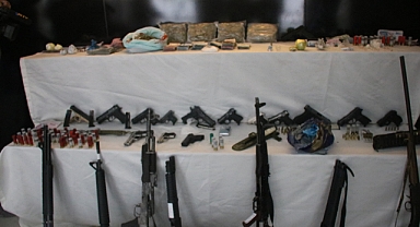 Dev operasyon! Ele geçirilen suç unsurları sergilendi