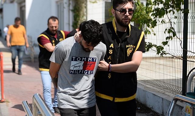 Hükümlü ve arkadaşı otomatik tabancayla yakalandı