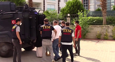 İhraç polis memuru ile öğretmen yakalandı!