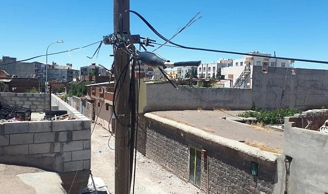 Kablo hırsızları mahalleyi internetsiz bıraktı