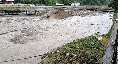 Kastamonu'da köprüler yıkıldı! Evleri su bastı