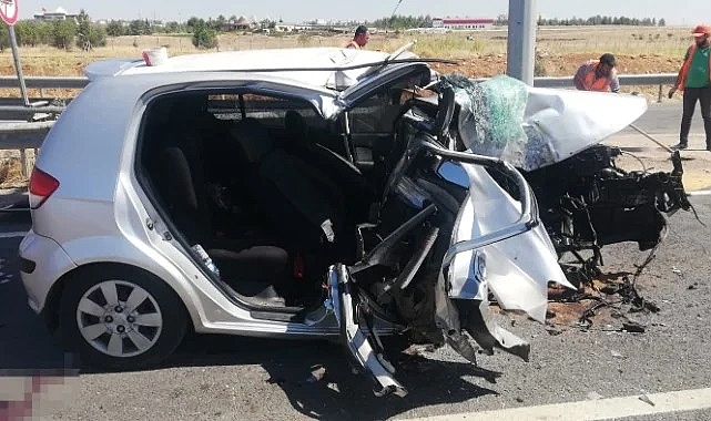 Şanlıurfa'da kaza can pazarı yaşanıyor 3 ölü 1 yaralı