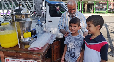 Şanlıurfa'da sıcak havada buz satışları revaçta