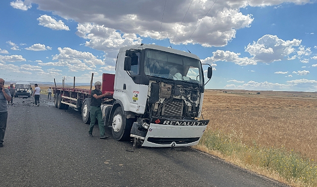 Tır ile otomobil çarpıştı: 1 yaralı